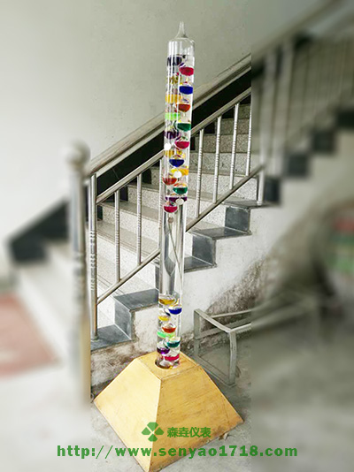 超大號(hào)的伽利略溫度計(jì)