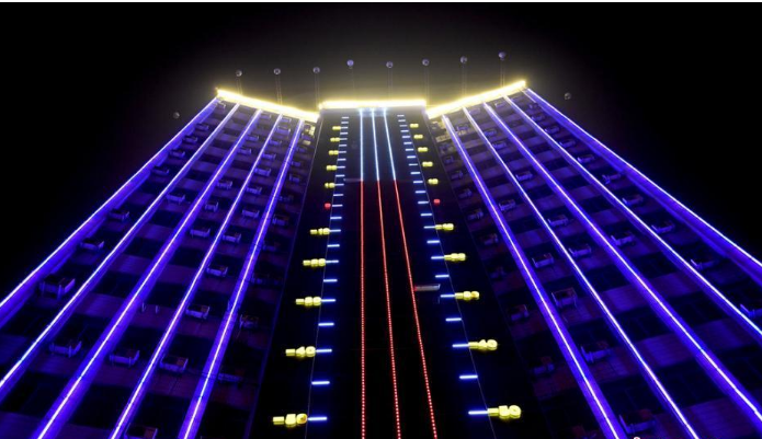 沈陽街頭現18層樓高巨型&ldquo;溫度計&rdquo; 時時報溫.png